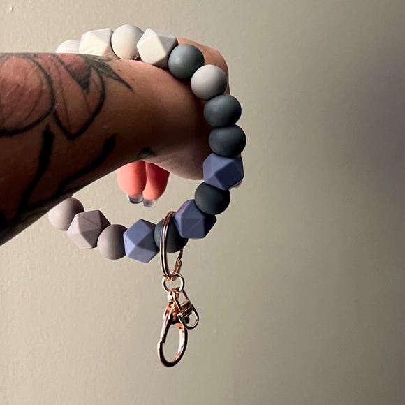 Gray Wristlet - Picture 4 of 5